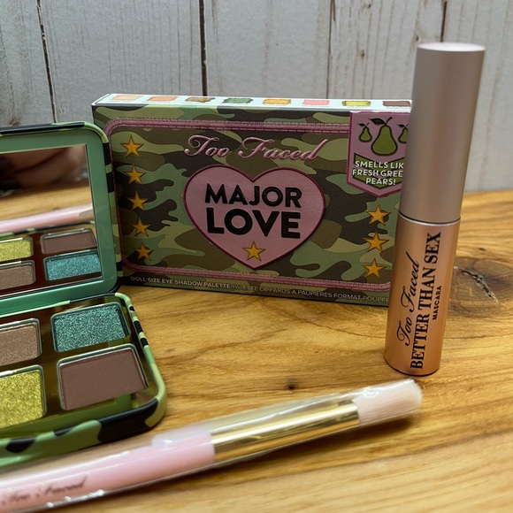 3 Piece Too Faced Major Love Set - Picture 4 of 11